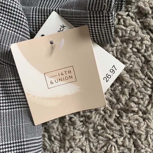 14th and Union Black and White Checkered Top - Picture 3 of 8